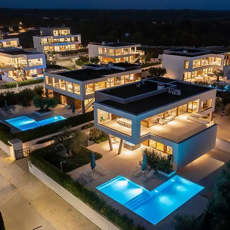 Mit Privatpool, Jacuzzi, Sauna, Meerblick Vikendica Vodnjan